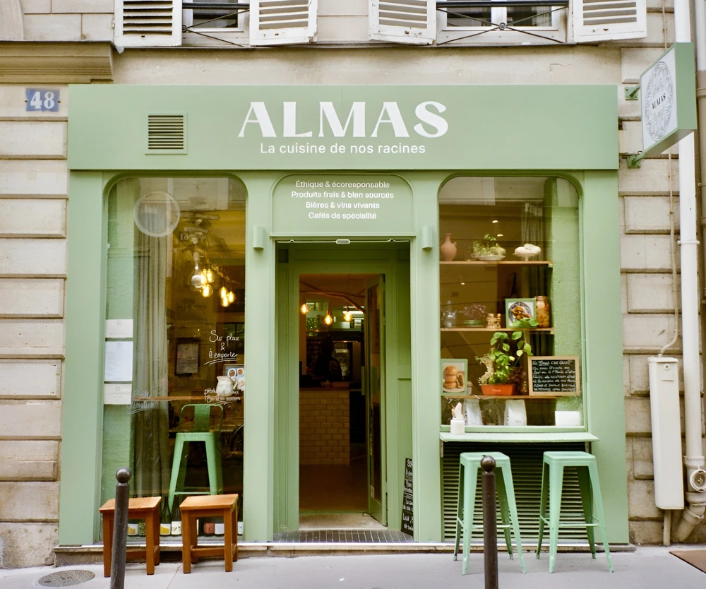 ALMAS vu de l'extérieur, rue de Chabrol