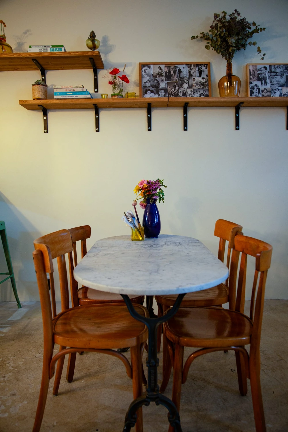 Table dressée chez ALMAS